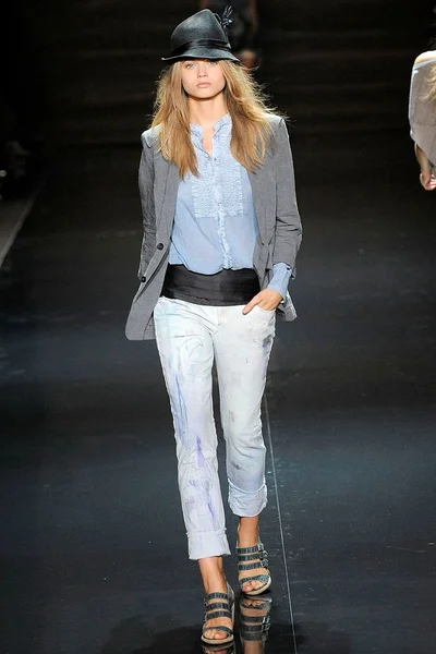 Look 27
